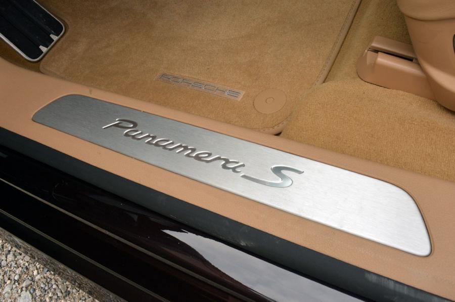 Porsche Panamera S E-Hybrid 2014 года  (фото 10 из 50)